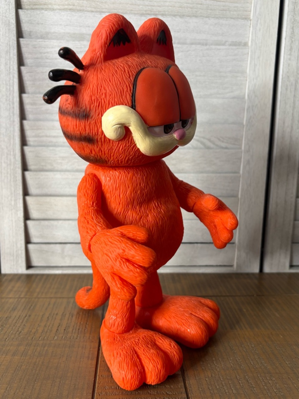 Custom Light-Up Garfield Figure - OOAK Art Piece Multiple Light Modes - Picture 6 of 13